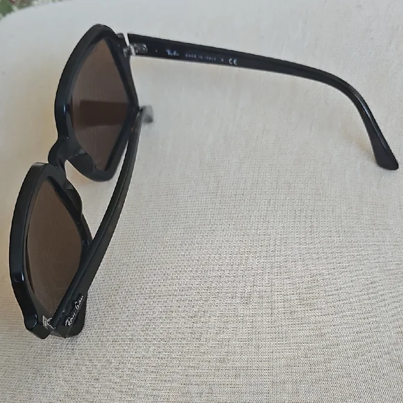 Ray-Ban Black Square Retro Sunglasses - Picture 3 of 5
